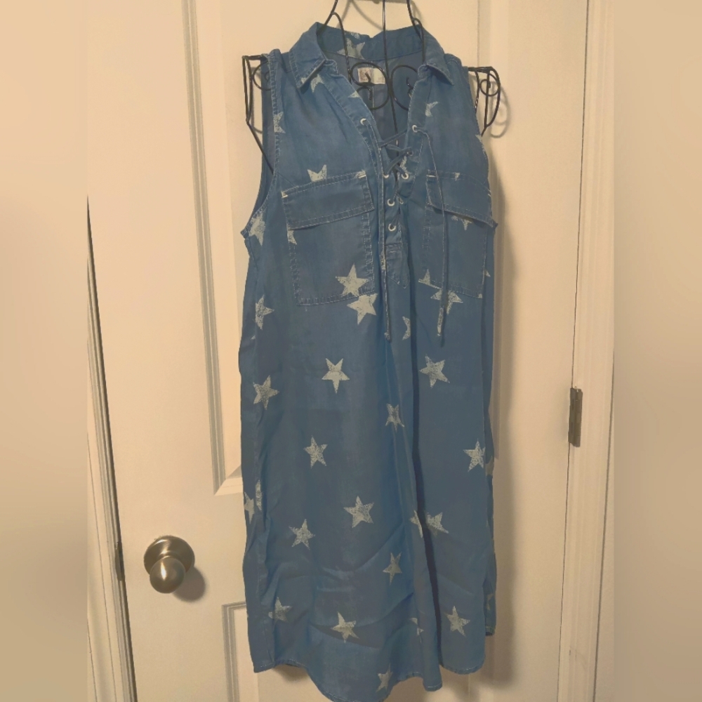 So Chambray Sleeveless Star Dress